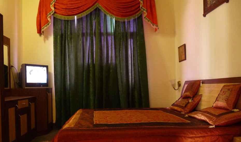 Hotel Kapoor Palace カトラ エクステリア 写真